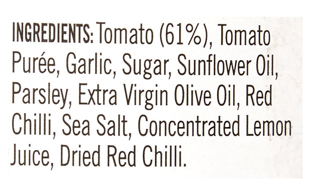 Loyd Grossman Tomato & Chilli Pasta Sauce   Glass Bottle  350 grams